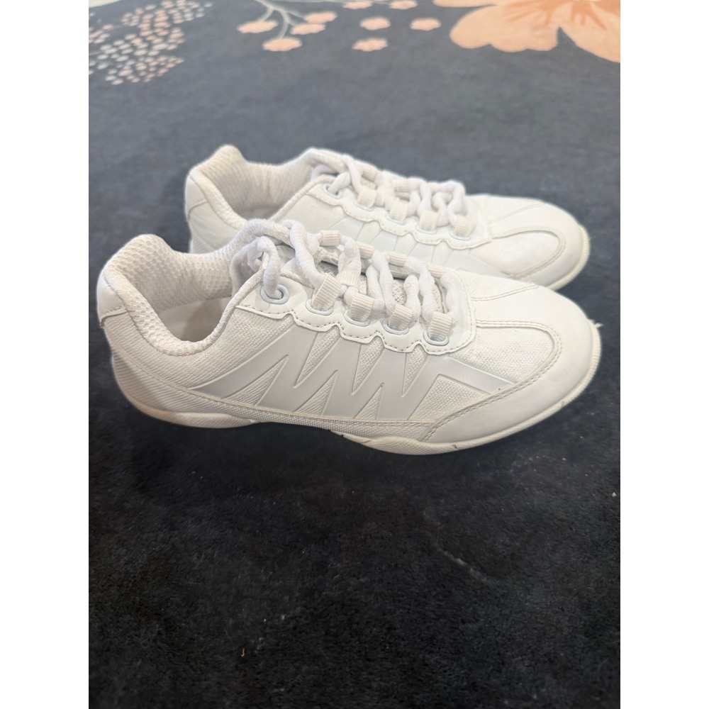 Chasse Apex White Cheerleading Shoes Youth Size 3Y S1702Y Low Top Sneakers